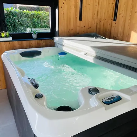 Holiday home Maison Chez Nounou Sauna Jacuzzi Jardin Arbore Etting